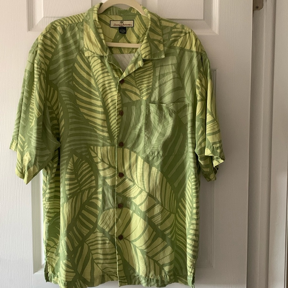 Tommy Bahama 100% Silk Button Down